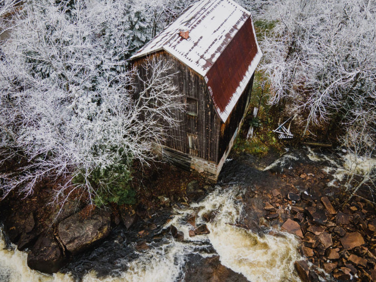 the dam flowing 768x576